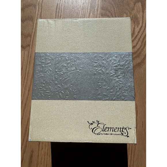 New Elements Irish Blessings Figurine 6" Angel Holding Claddagh #82188 NIB - Picture 6 of 6